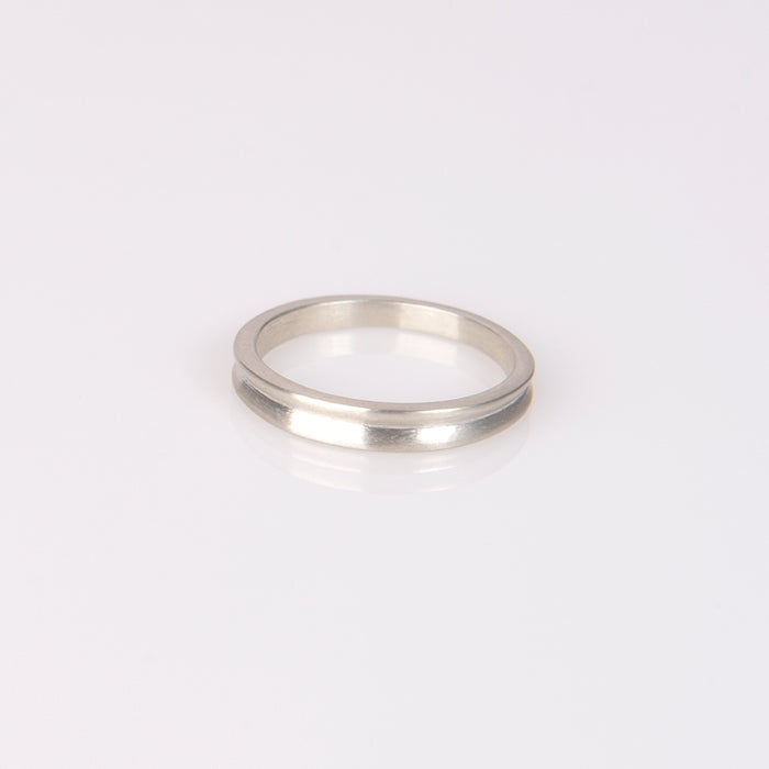 Delicate silver ring