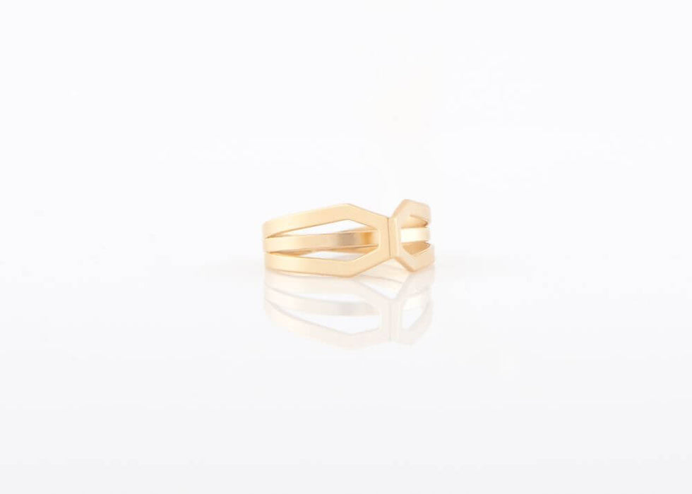 Gold snake pyramid ring