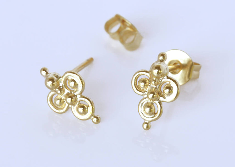 Gold clover earrings