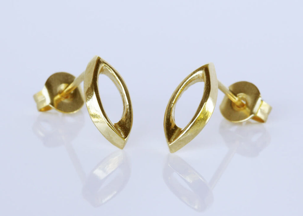 Sculpted marquise gold earrings