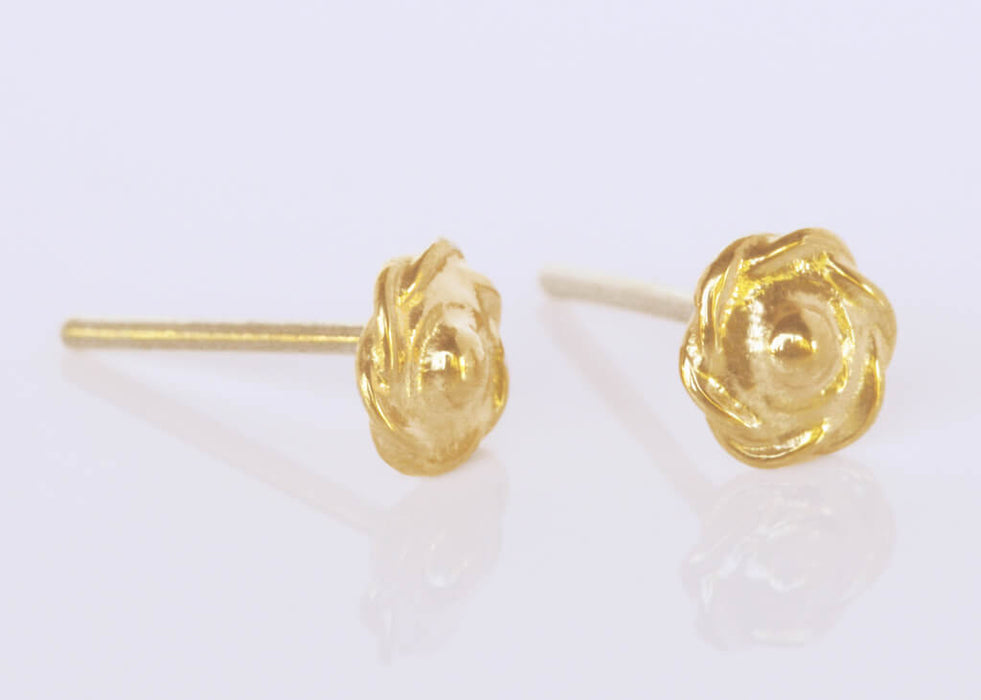 Gold filigree flower earrings